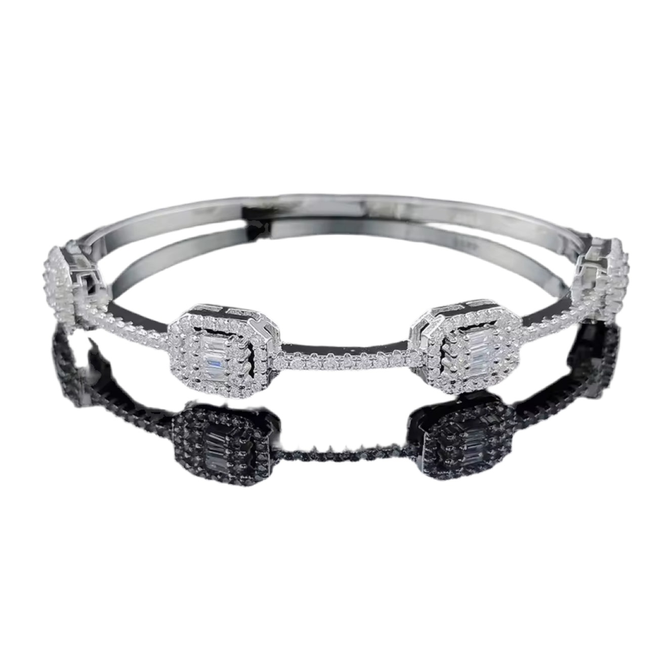 The Premium Silver Sparkling Cùbic Bangle