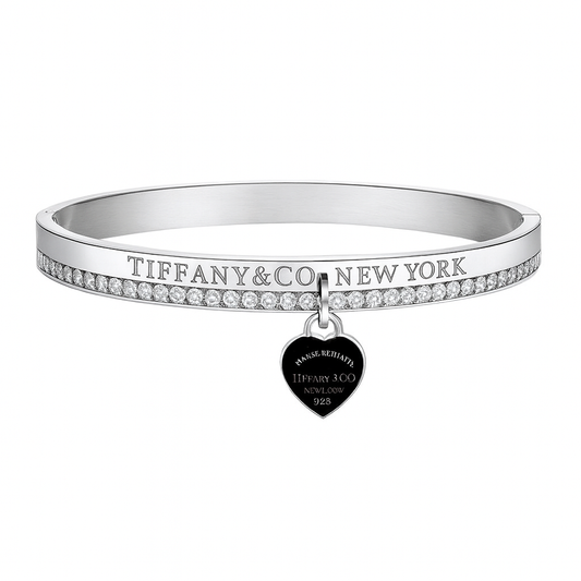 The Silver Sparkling New York Dangle Heart Pendant Bangle