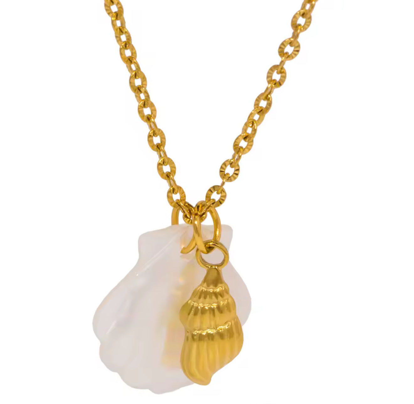 The Golden Etoilè Reefs Shell Necklace