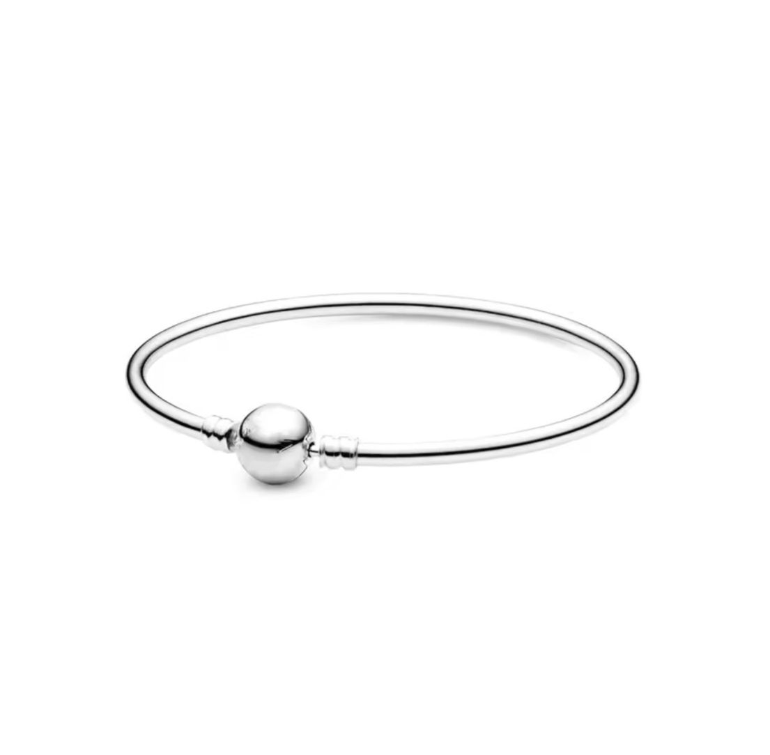 The *NEW* Silver Luxe Charm Bangle