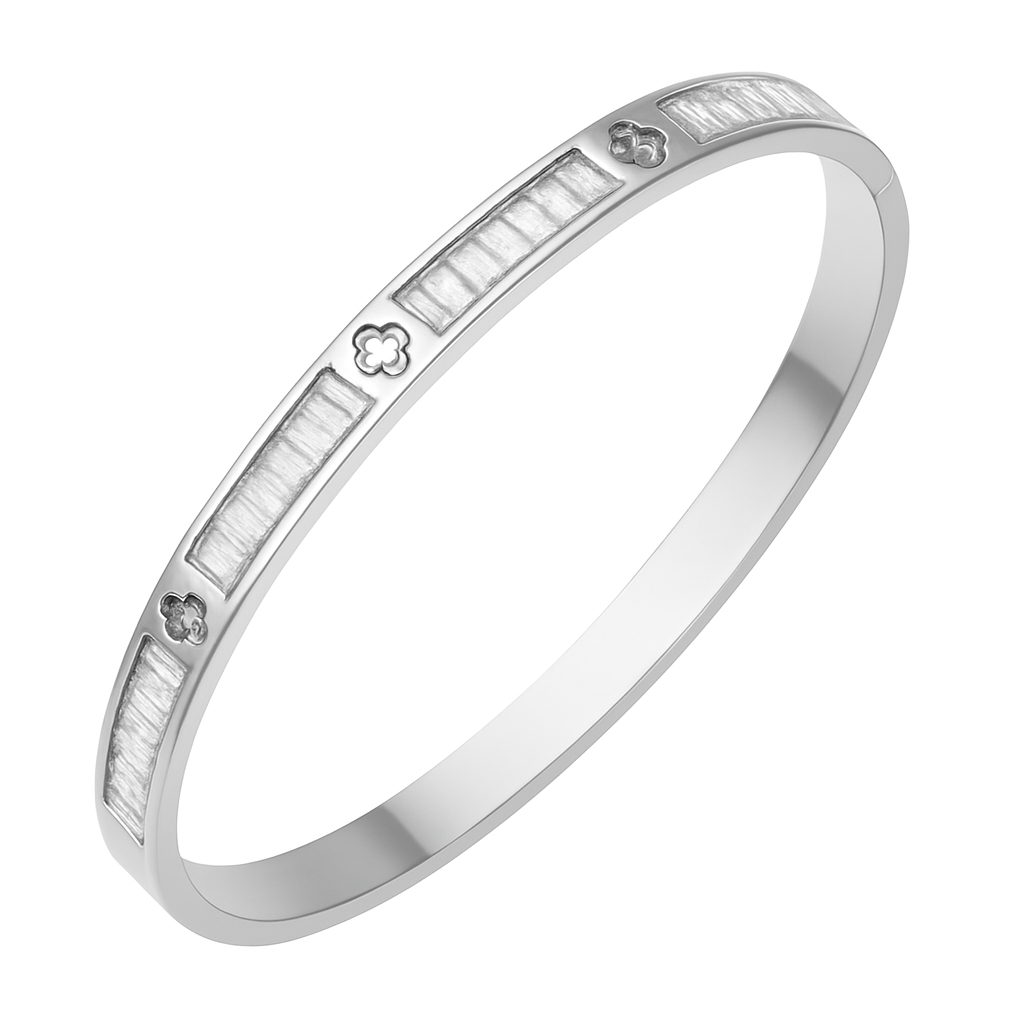 The Silver Lumière Clover Bangle