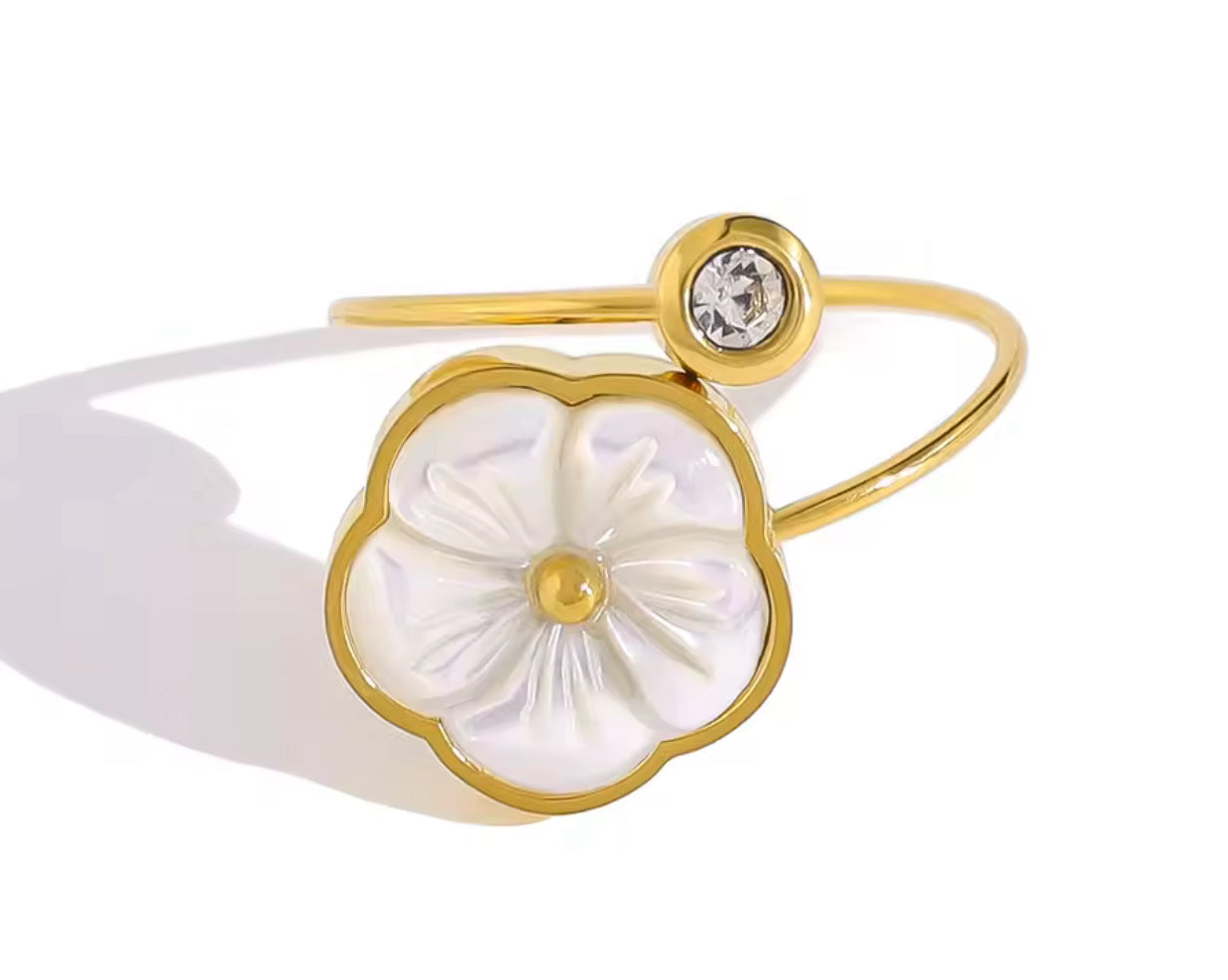 The Gold Hibiscus Étoile Luxe Ajustable Ring