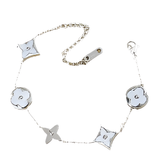 The Silver Deluxe Clover Bracelet