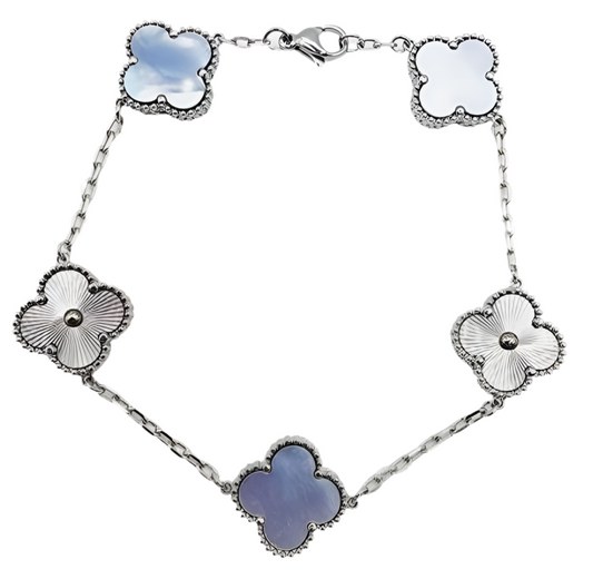 The Silver Etoilè Arabia Moonlit Blue Sky Pearl Clover Bracelet