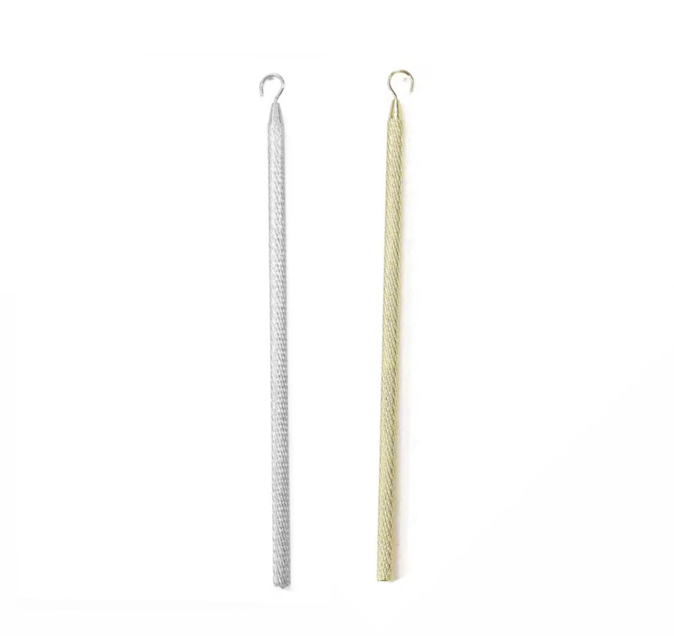 The Self-Clasping Bracelet Tool - Never struggle with putting jewellery on again.