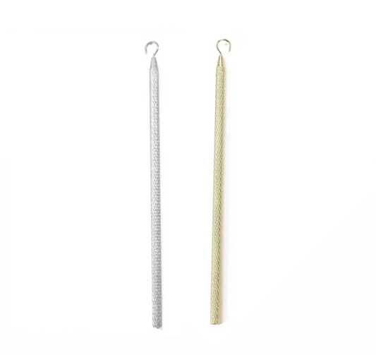 The Self-Clasping Bracelet Tool - Never struggle with putting jewellery on again.