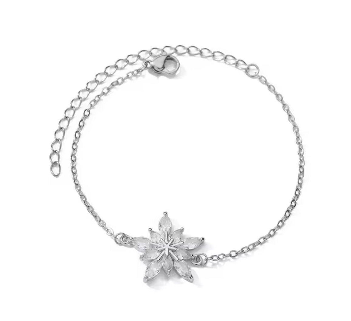 The Silver Dainty Sparkling North Star Bracelet