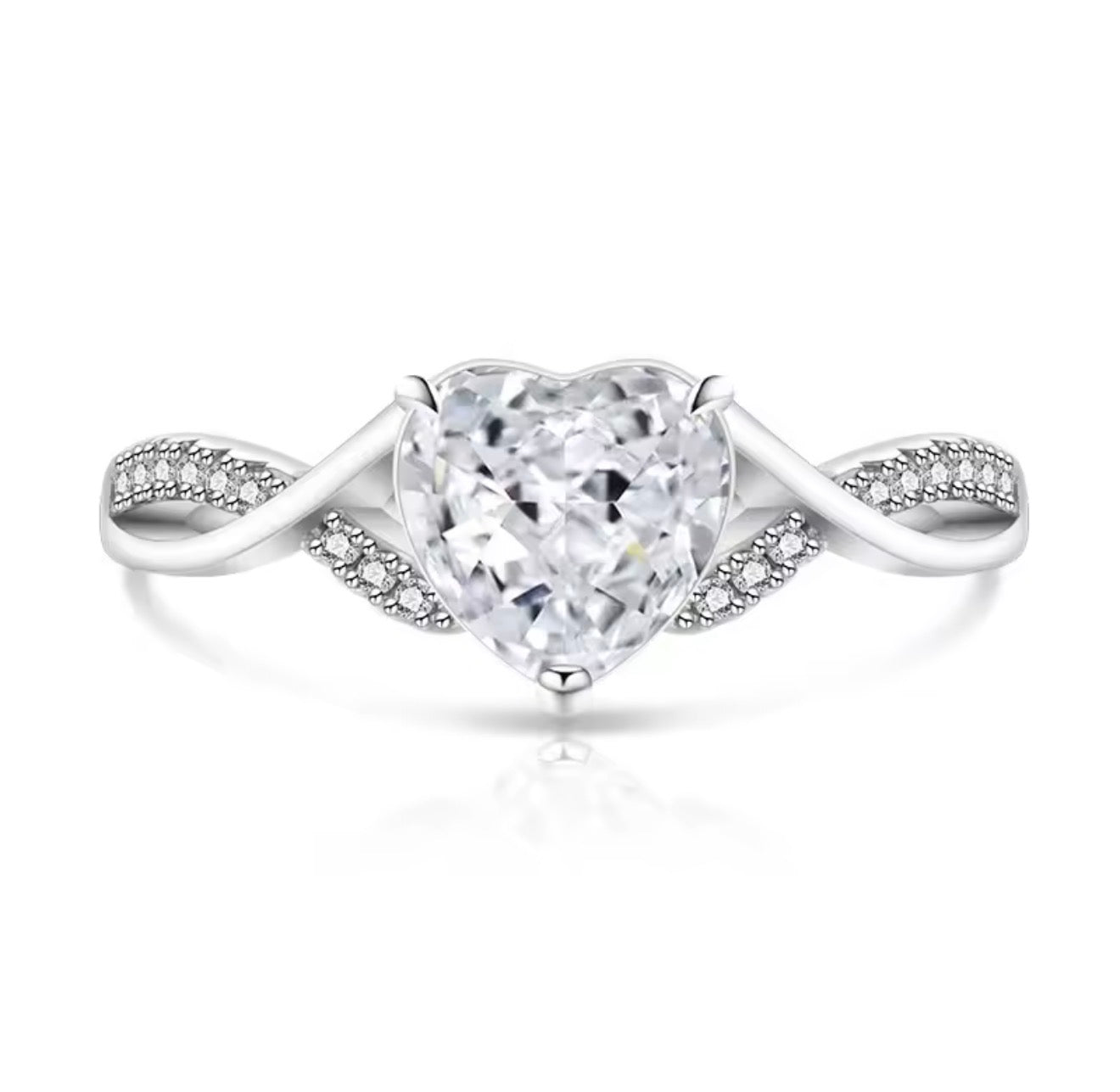 The Estrianà Heart Infinité Adjustable Ring
