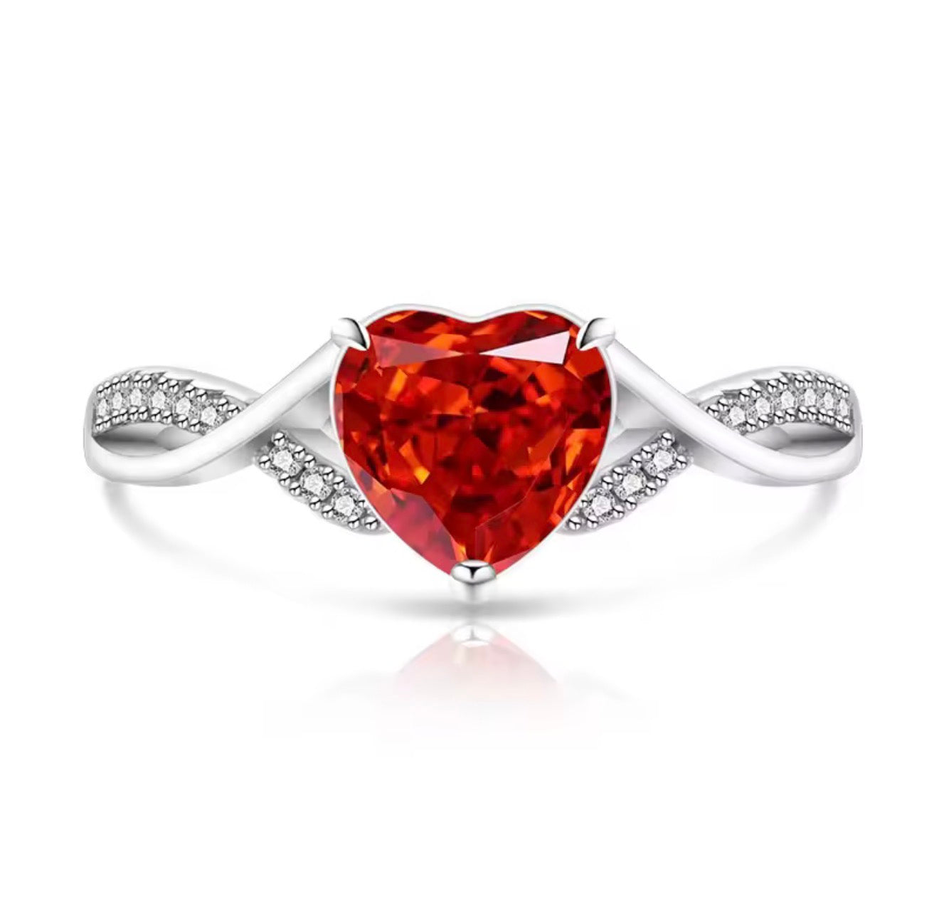 The Estrianà Heart Infinité Adjustable Ring