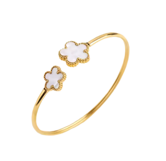 The Pearly Clover Aura Bangle
