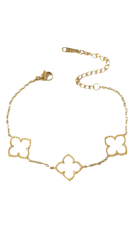 The White Heavenly Clover Bracelet