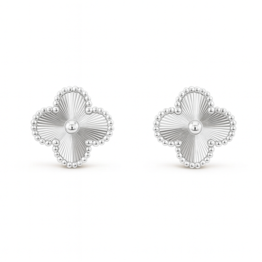 The Silver Deluxé Arquise Flower Studs
