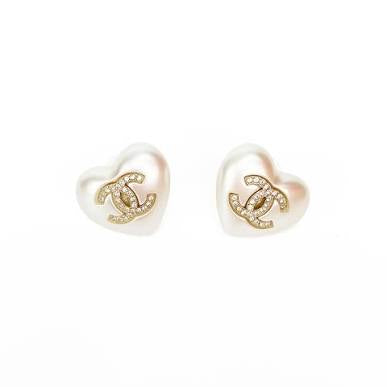 The Gold Luxury White Sands CC Heart Studs